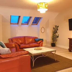 Apartment Ethan House